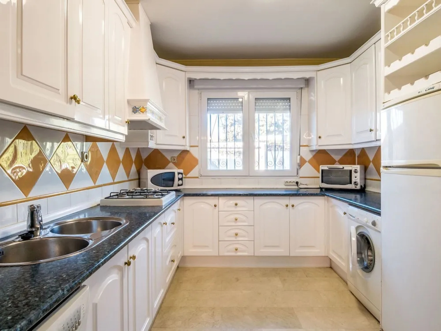 Modern Holiday Home in El Puntal With Swimming Pool