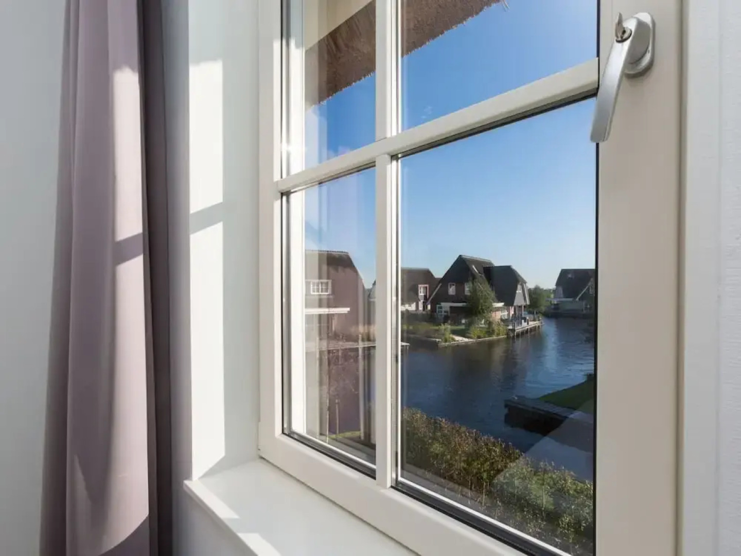 Stylish Villa by the Water