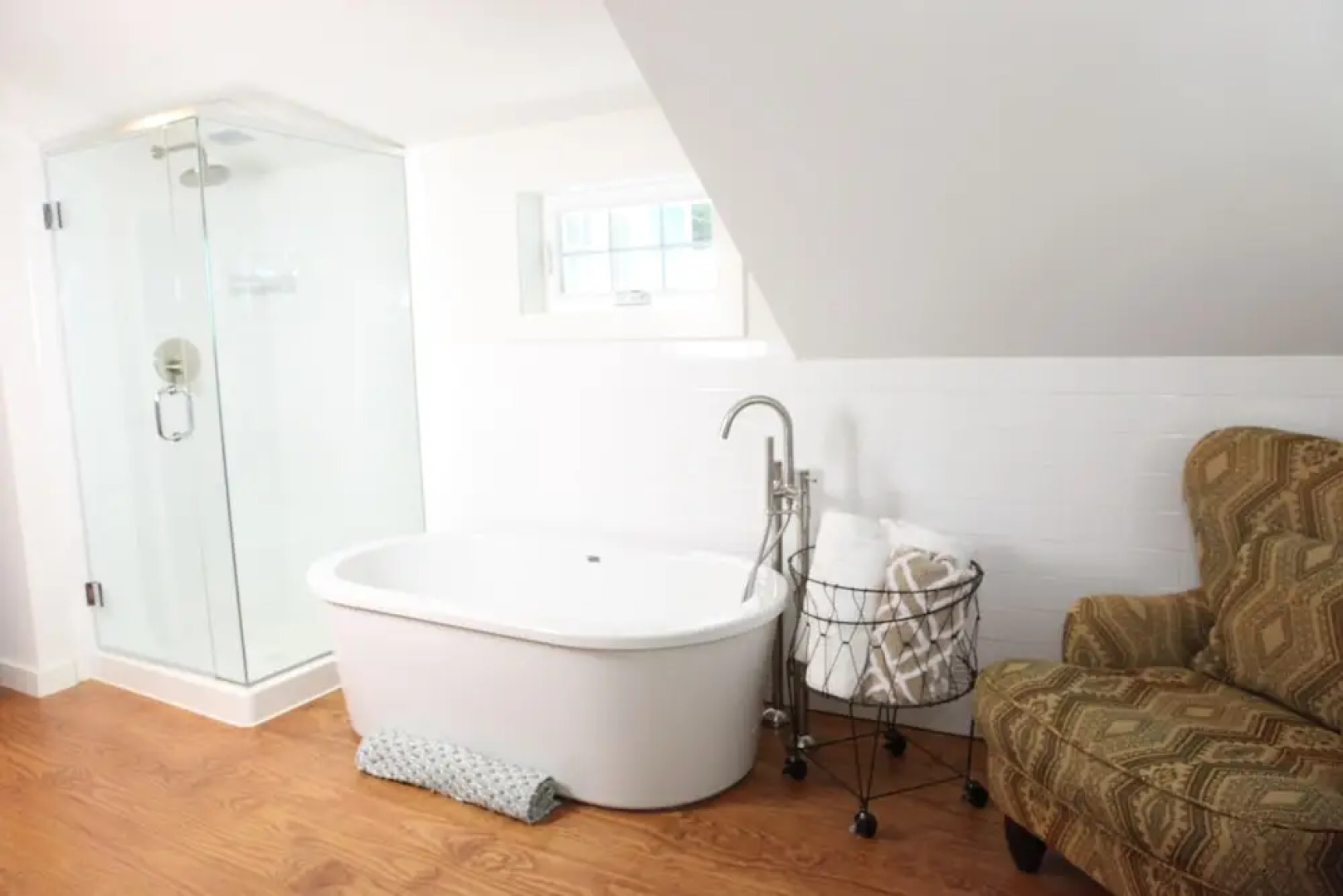 The Deacon & James Pharmacy B&B