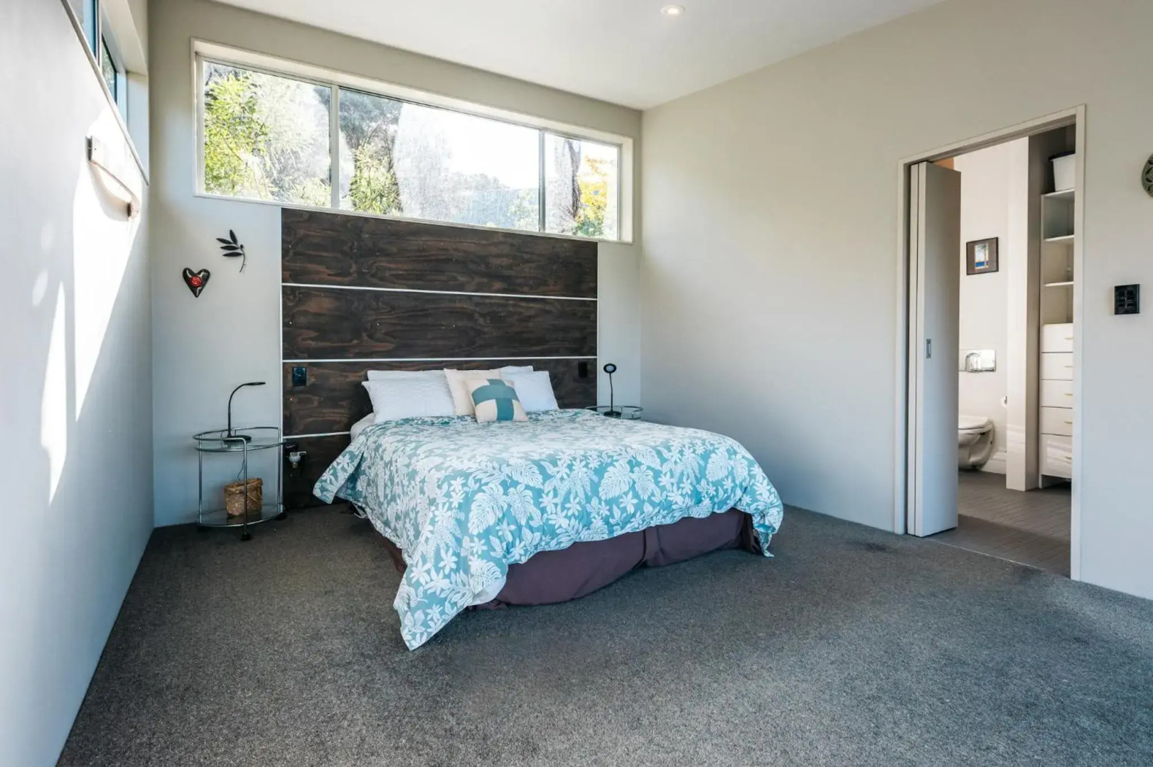 The Fat Pigeon - Omiha Holiday Home