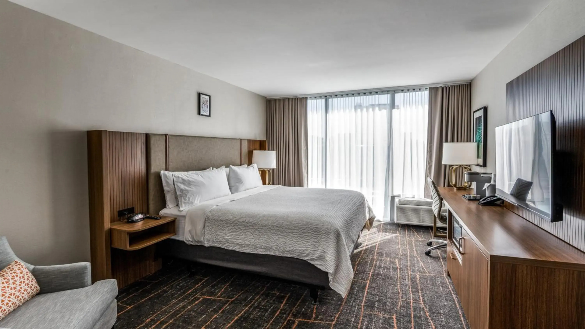 Holiday Inn Dallas Market Ctr Love Field by IHG