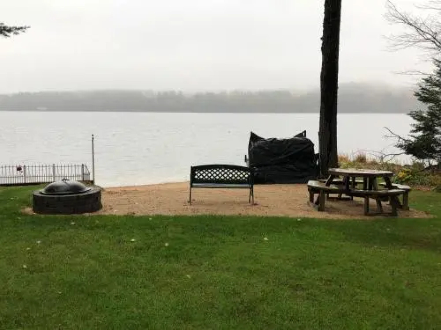 Grady'S West Shore Motel