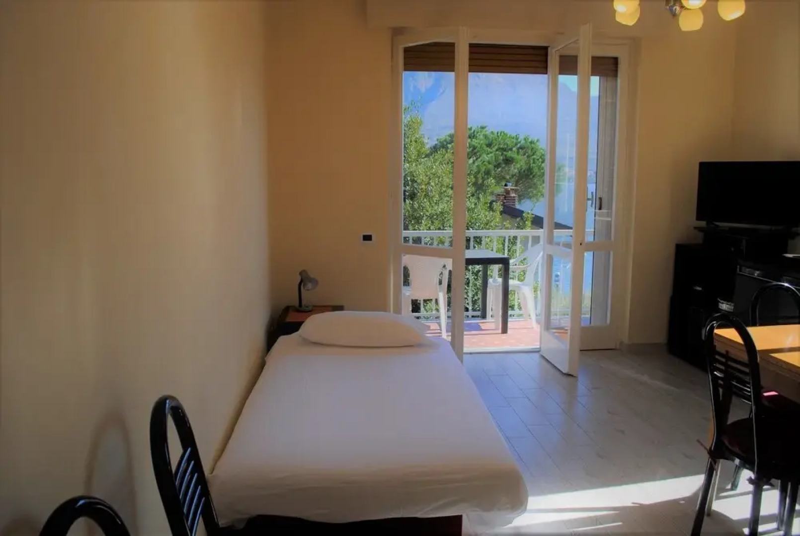 Olive To Lario Apartments