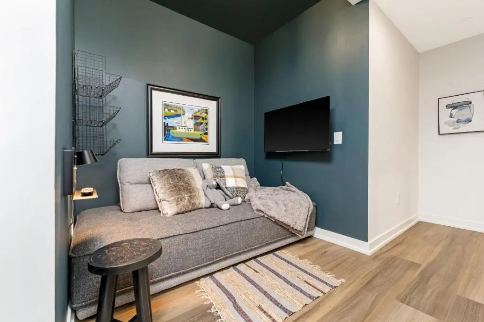 Stylish Downtown 1BR Condo - Superb Views