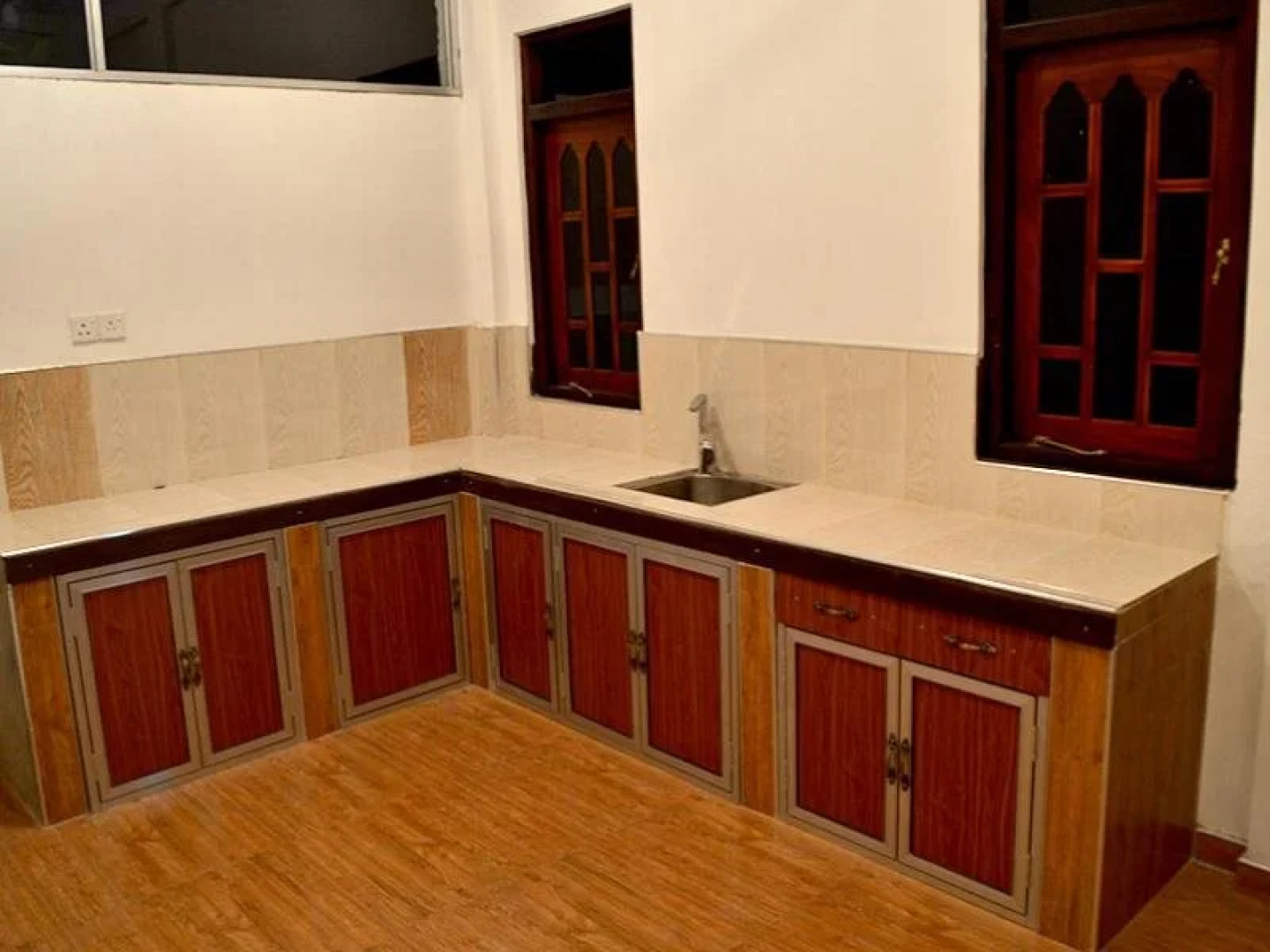 Mangroven River View Hotel