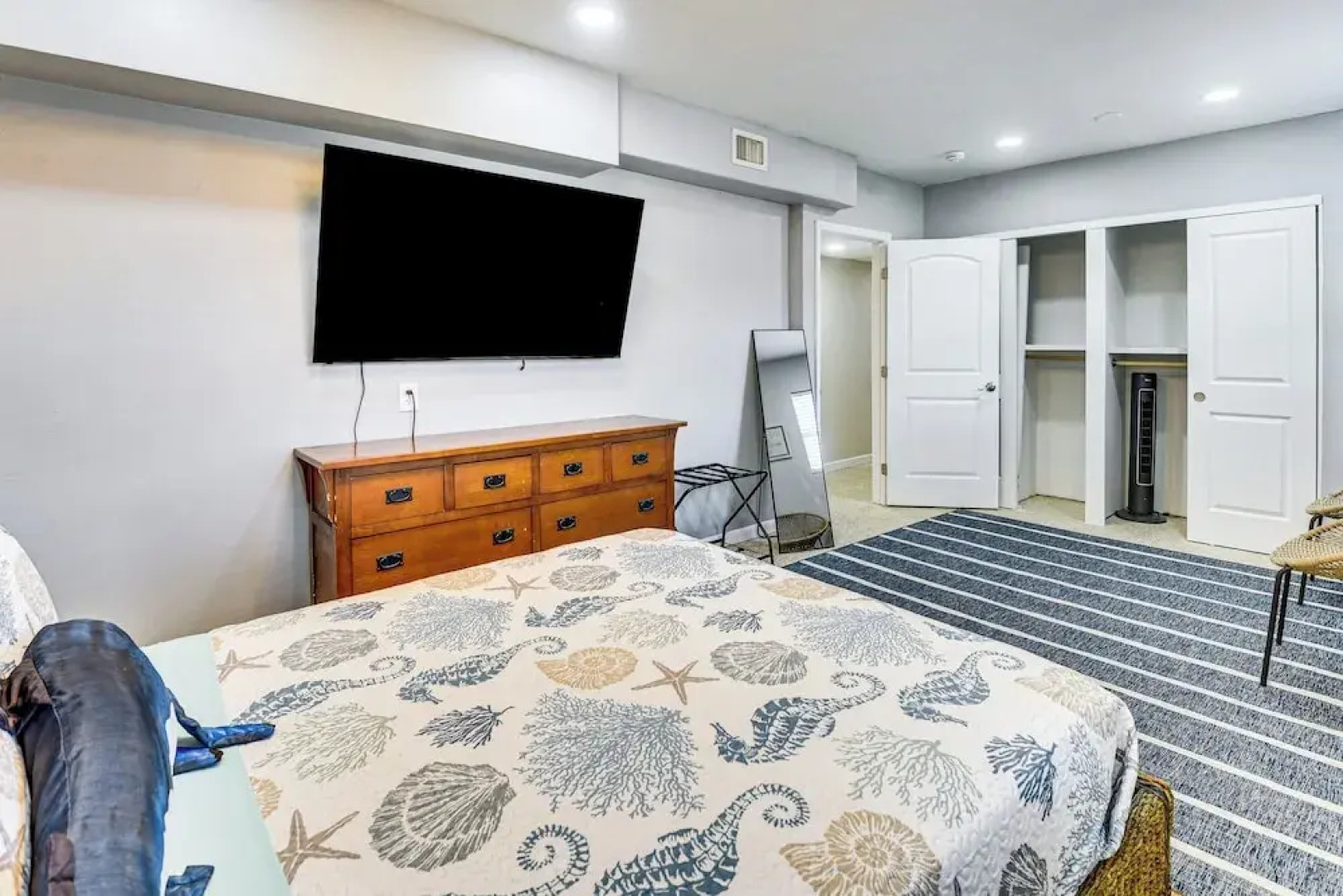 Apt 3 Mi to Beach & Daytona Boardwalk Amusements!