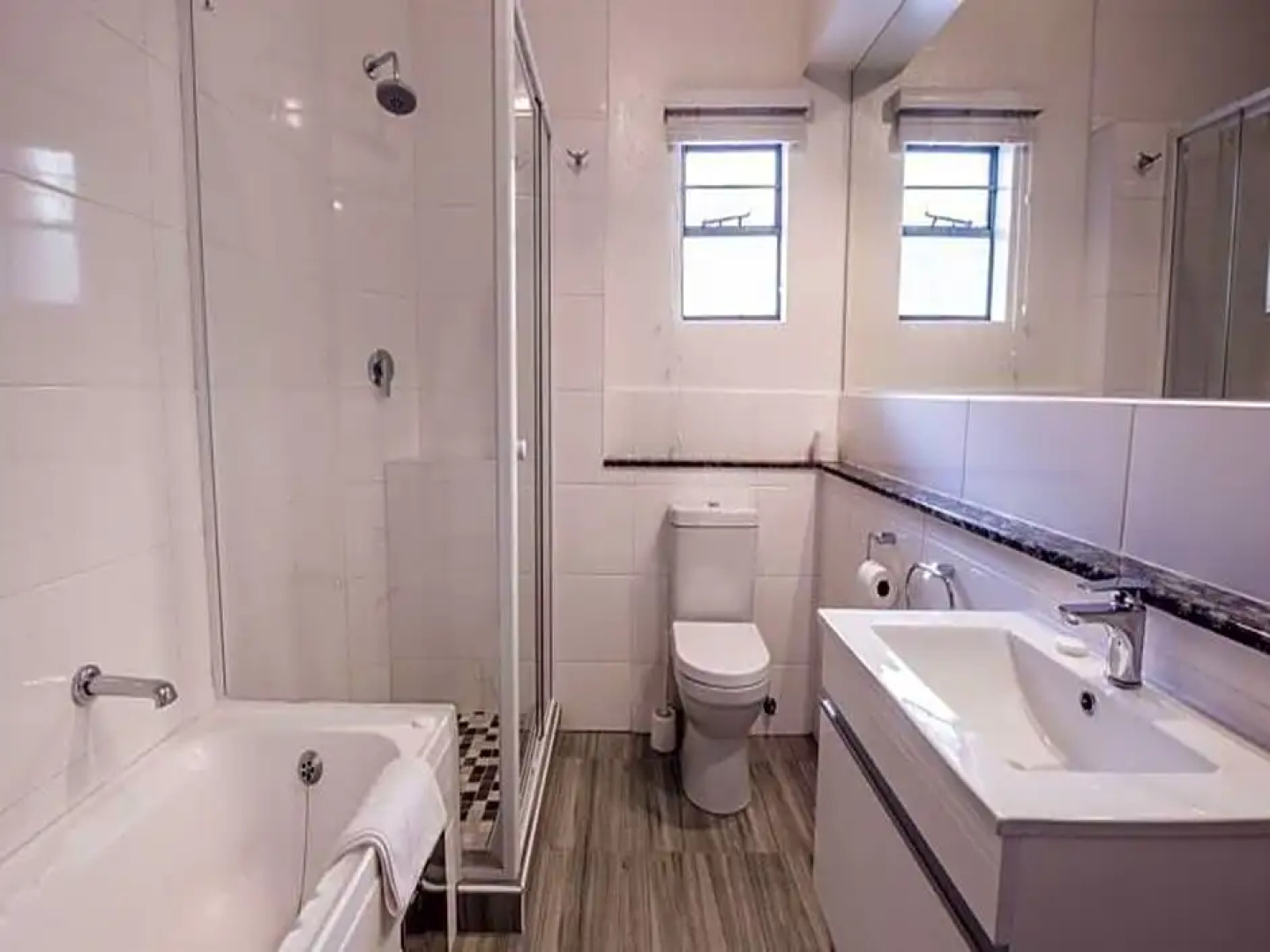 Airport Inn And Suites