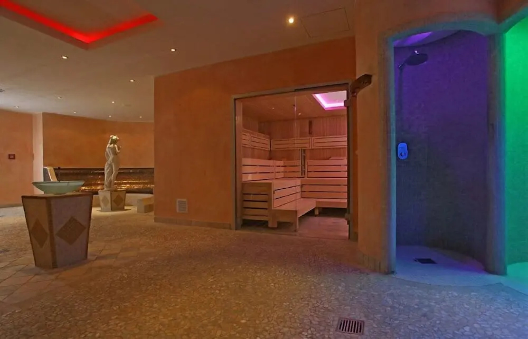 Cliff Wellness Ferienwohnungen Ruegen