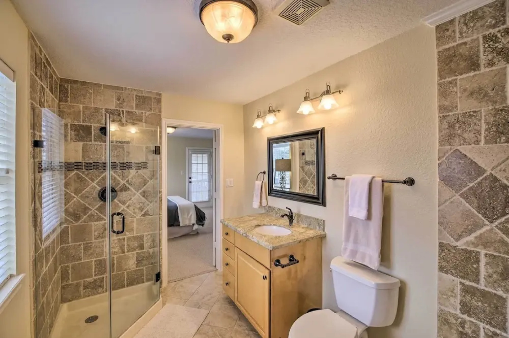 Apt w/ Balconies - Steps to Kemah Boardwalk!