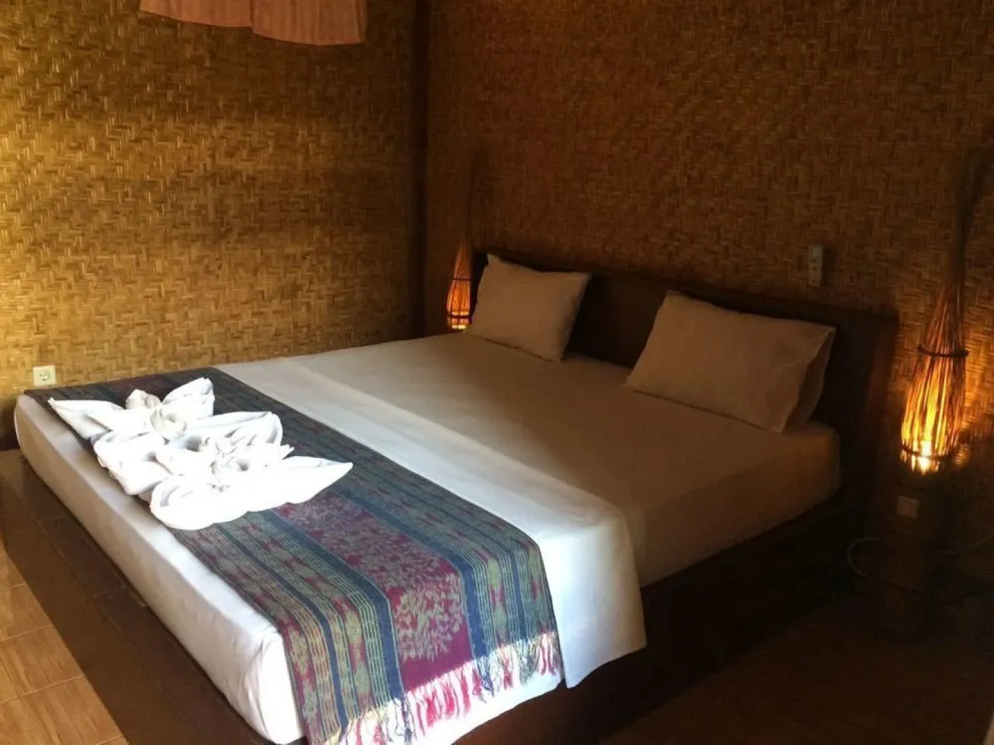 Coral Beach Pizza Cottages