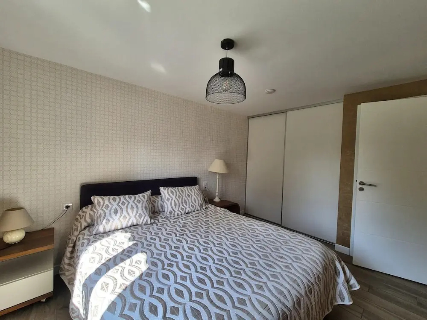 Pretty Ground Floor Flat, Beach 800 m