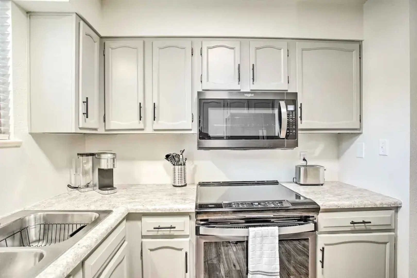 Stunning Condo By Trails, Nat'l Monument!