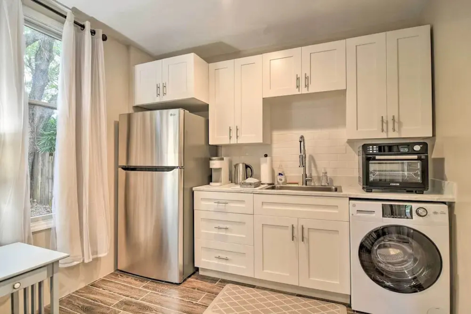 Ozona Studio w/ Shared Deck - Steps to Gulf!