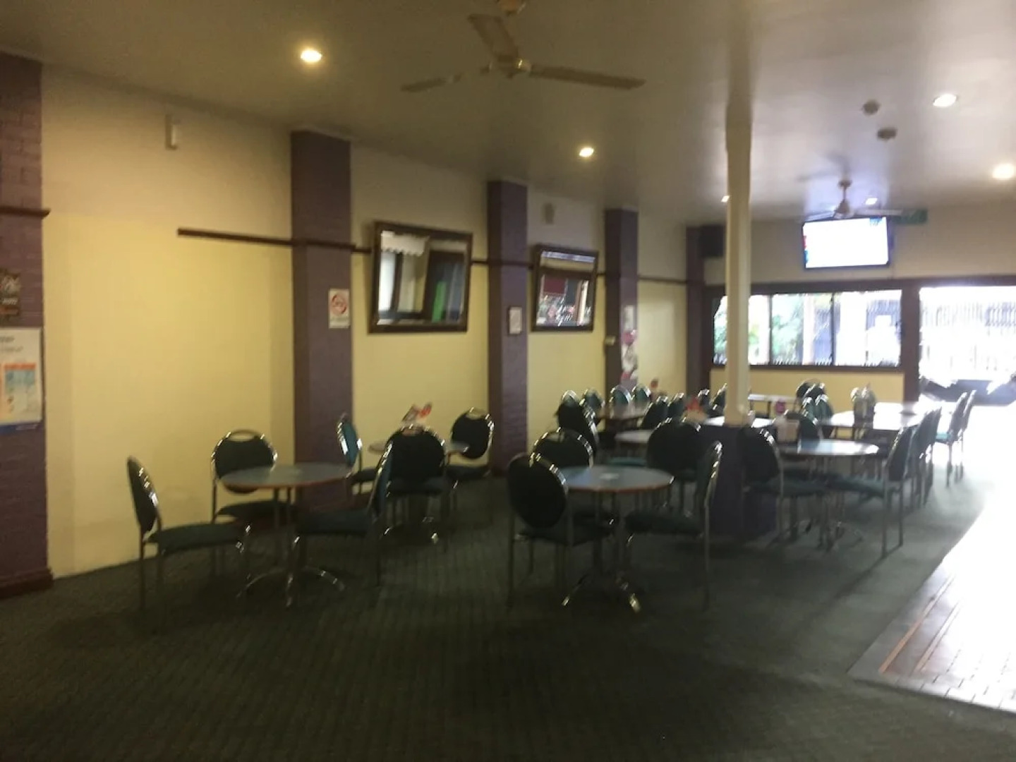 Aussie Hotel & Motel