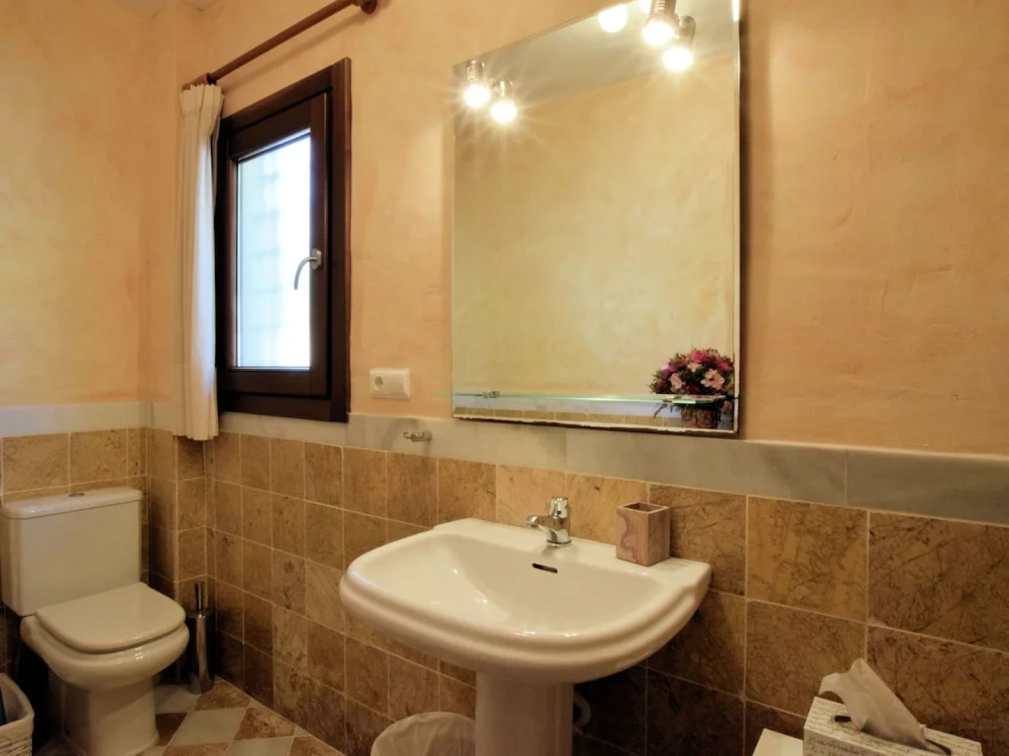 Luxurious Villa With Private Pool, Easily Accessible, in Spectacular Scenery