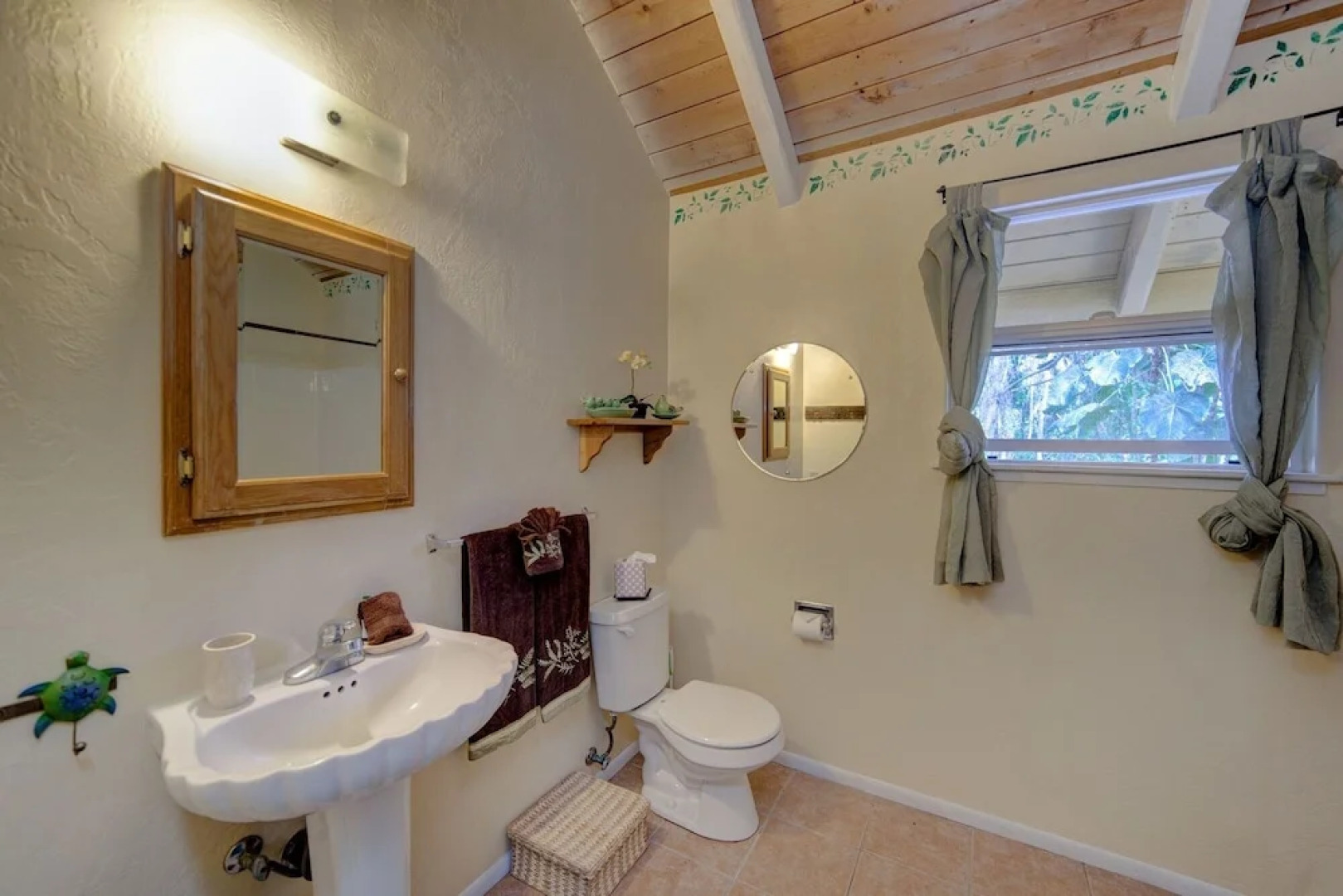 Papai Lanai 3 Bedroom Home by Redawning