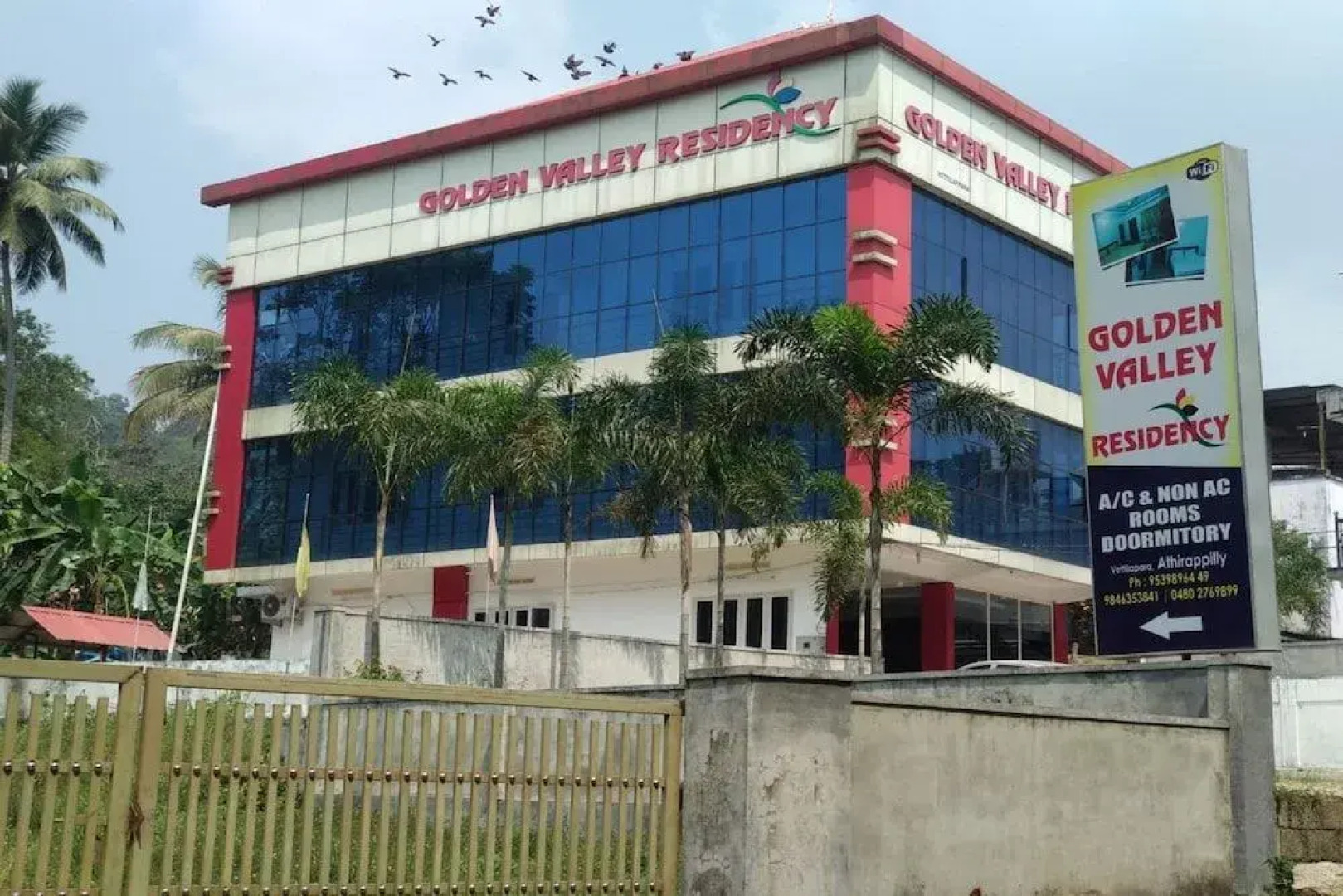 Oyo 23503 Golden Valley Residency