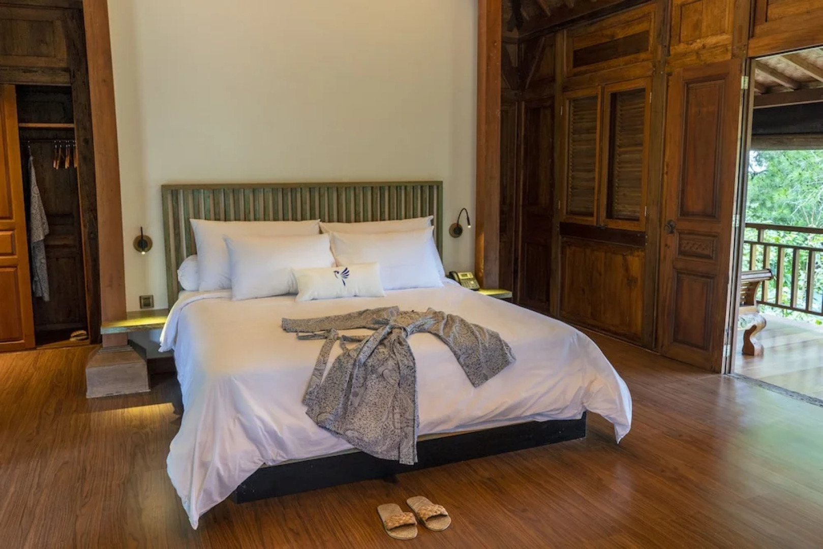 Tira Vilagna Suites & Spa