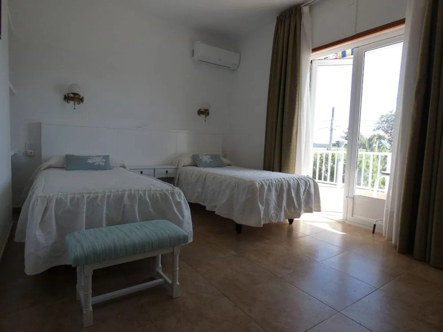 Hostal Port Fornells - Adults Only