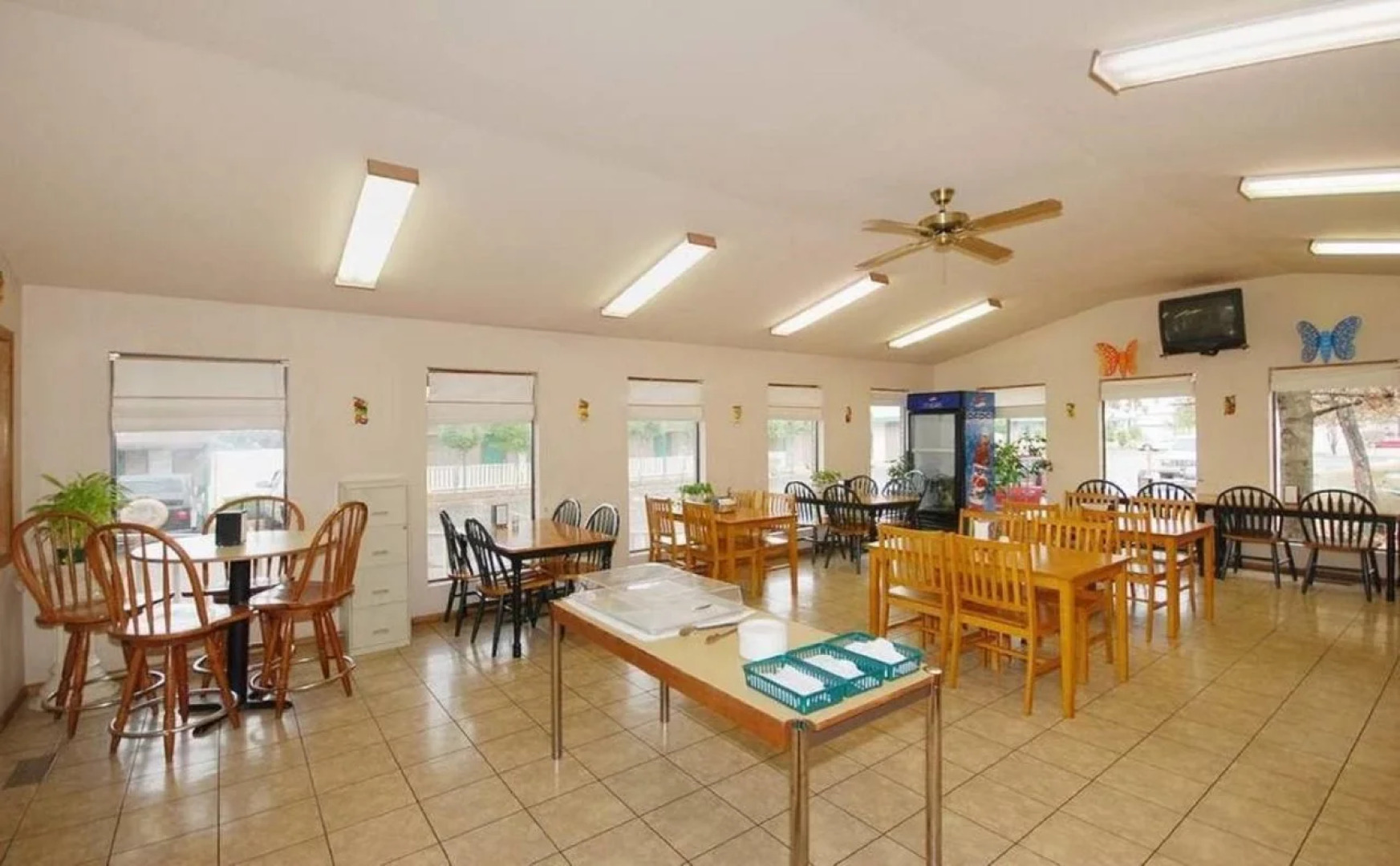 Oak Hill Inn & Suites