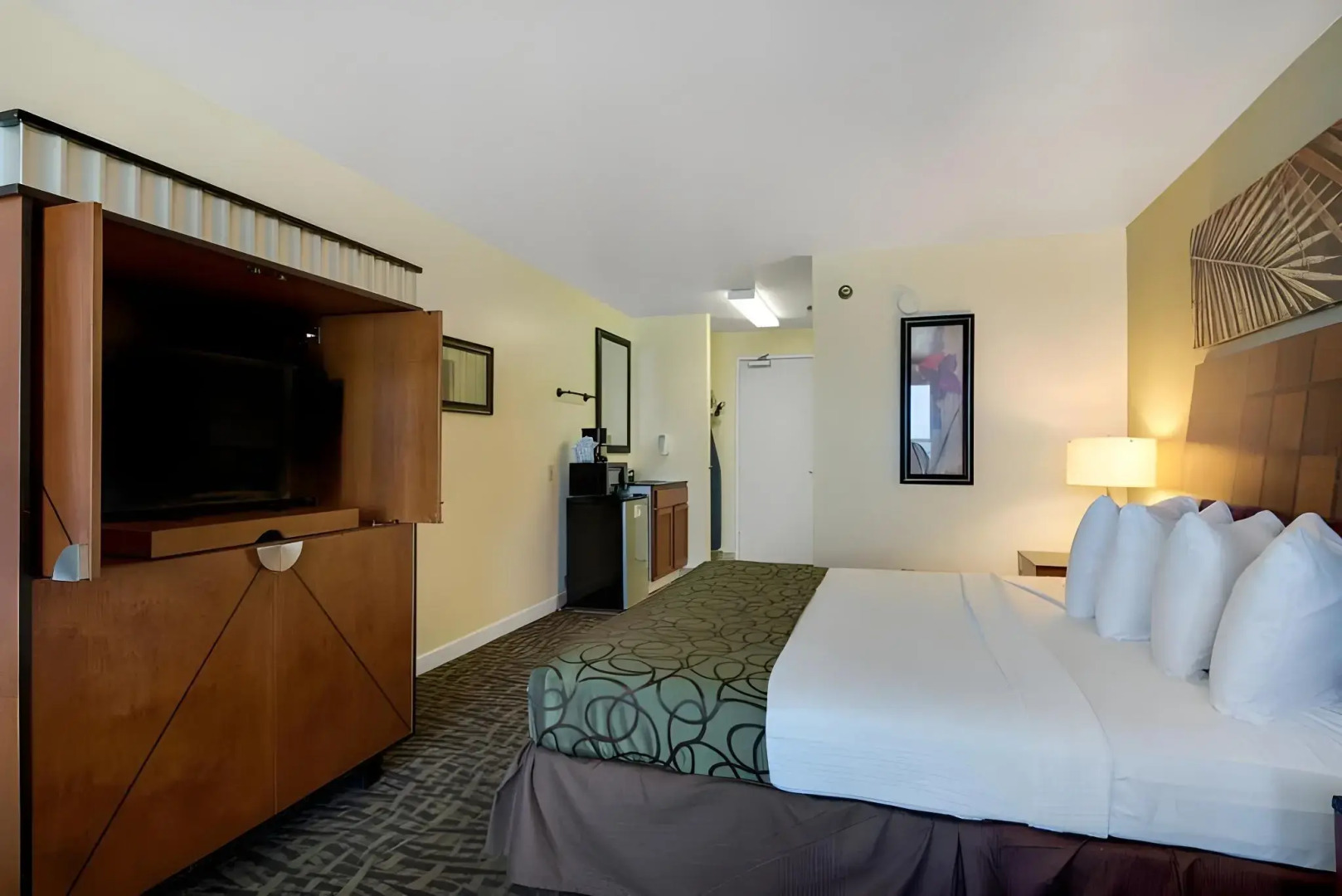 Beach Tower Beachfront Hotel, a By The Sea Resort