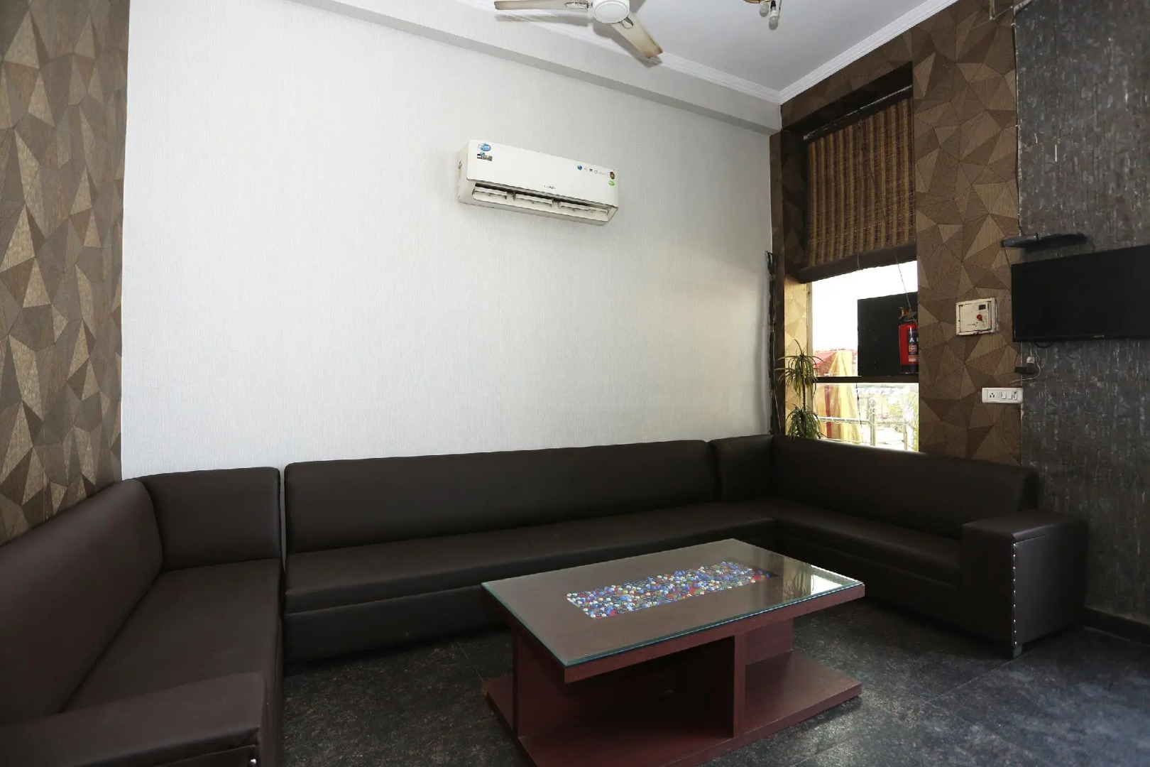 OYO 30107 Hotel Black Stone