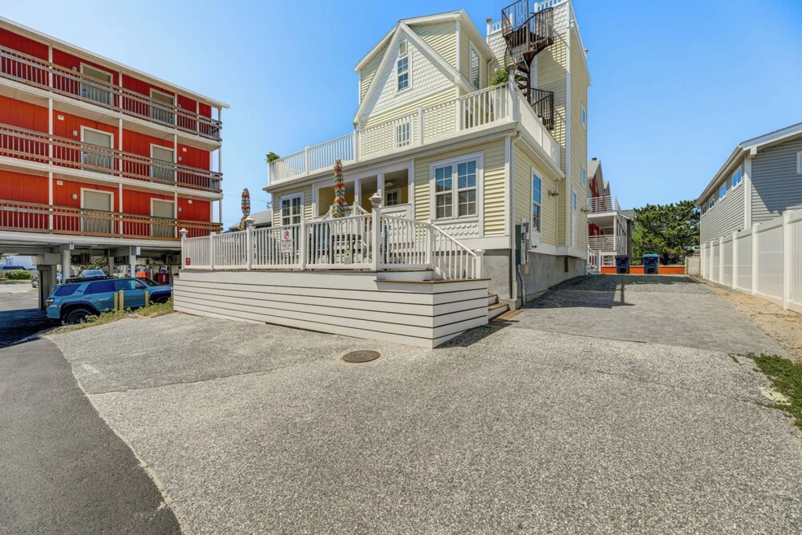 Steps to Shore: Newly Renovated Dewey Beach Home!