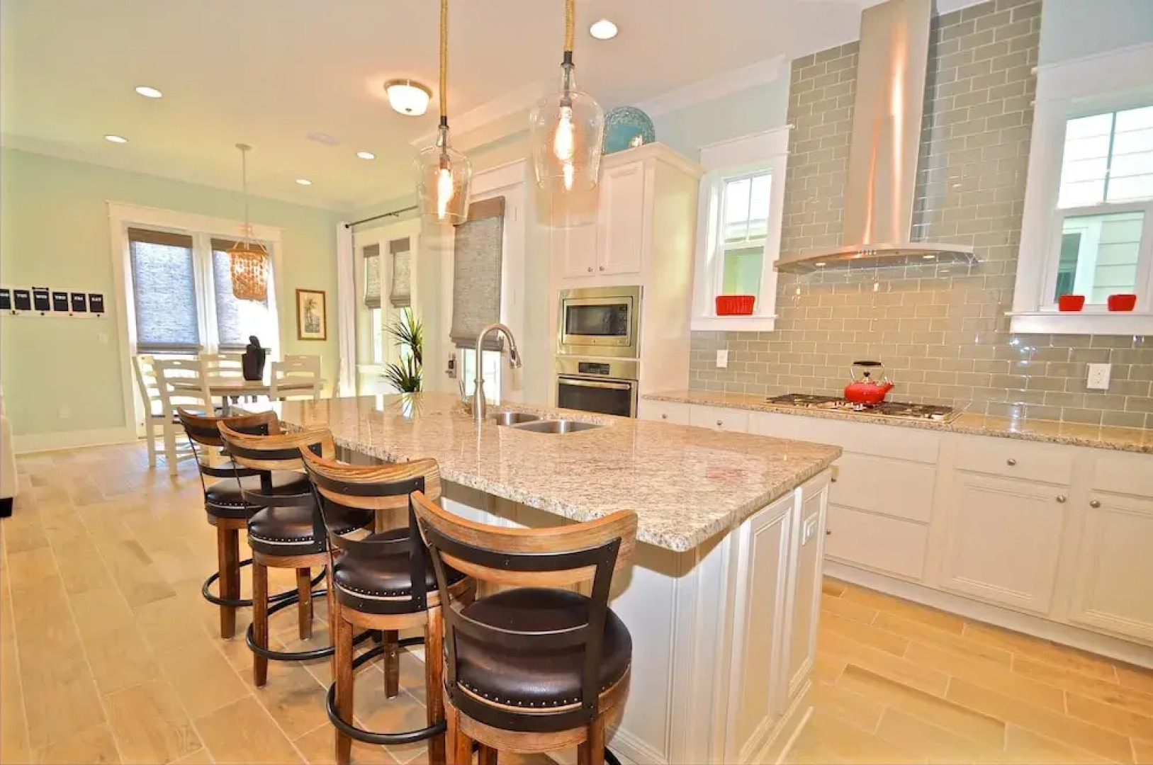 Time to Chill 3 Bedroom Condo By Coastal Dreamin