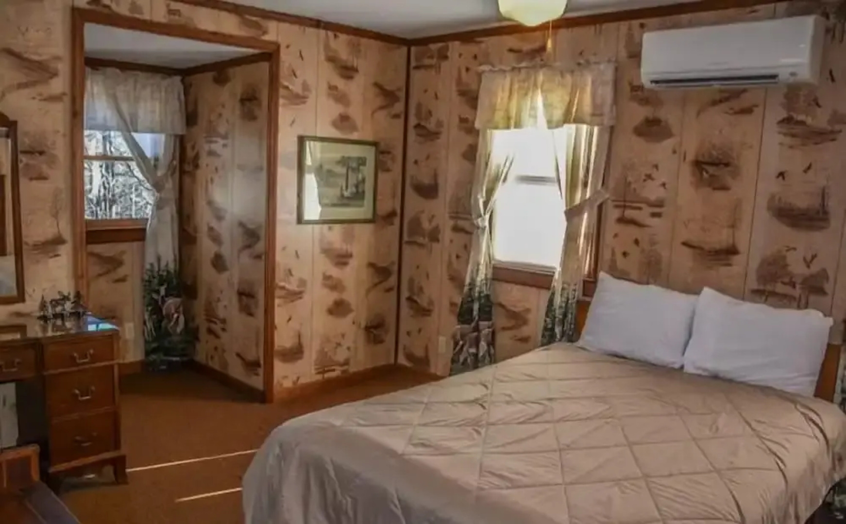 Kingdom Cabin 1