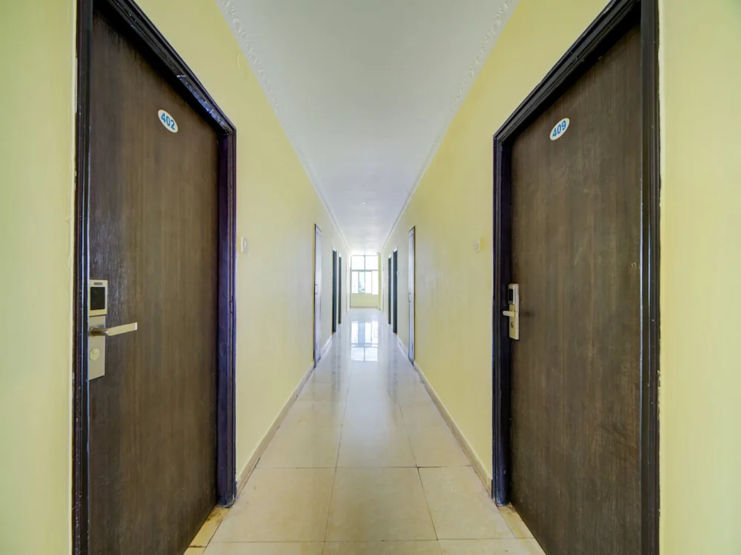 Oyo 40720 Hotel Srs Regency