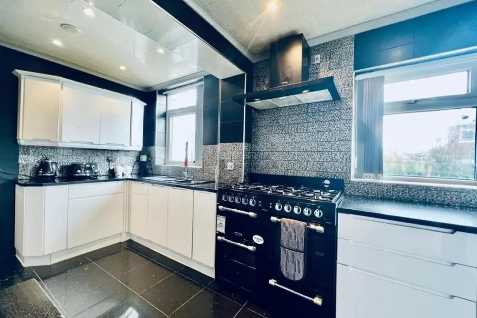 13 Guests - Free Parking - Manchester House