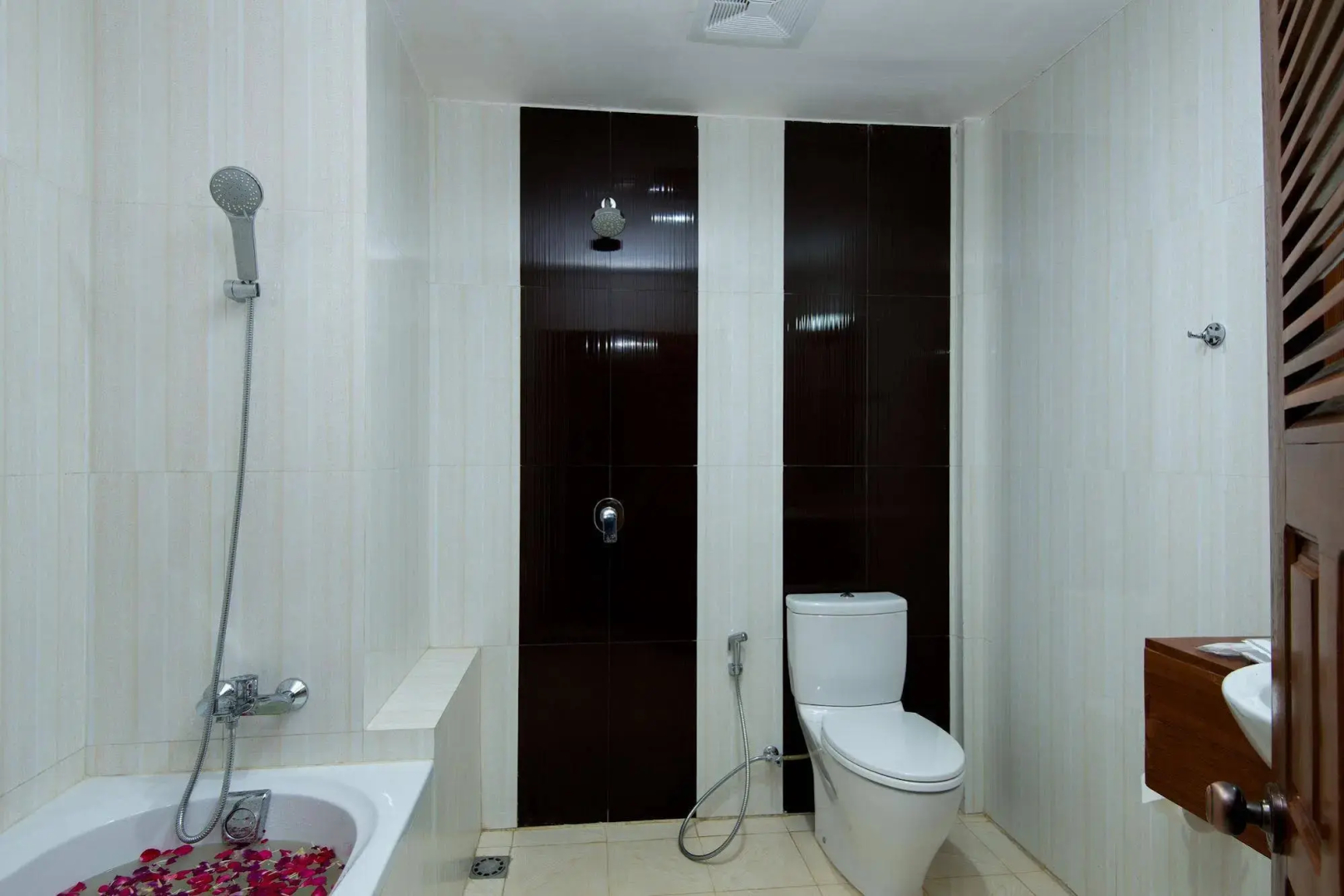 Su Tine San Royal Palace Hotel