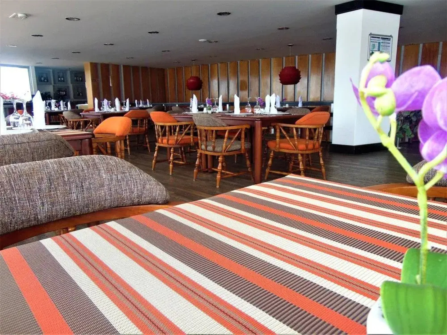 Hotel Hunza Y Centro De Convenciones