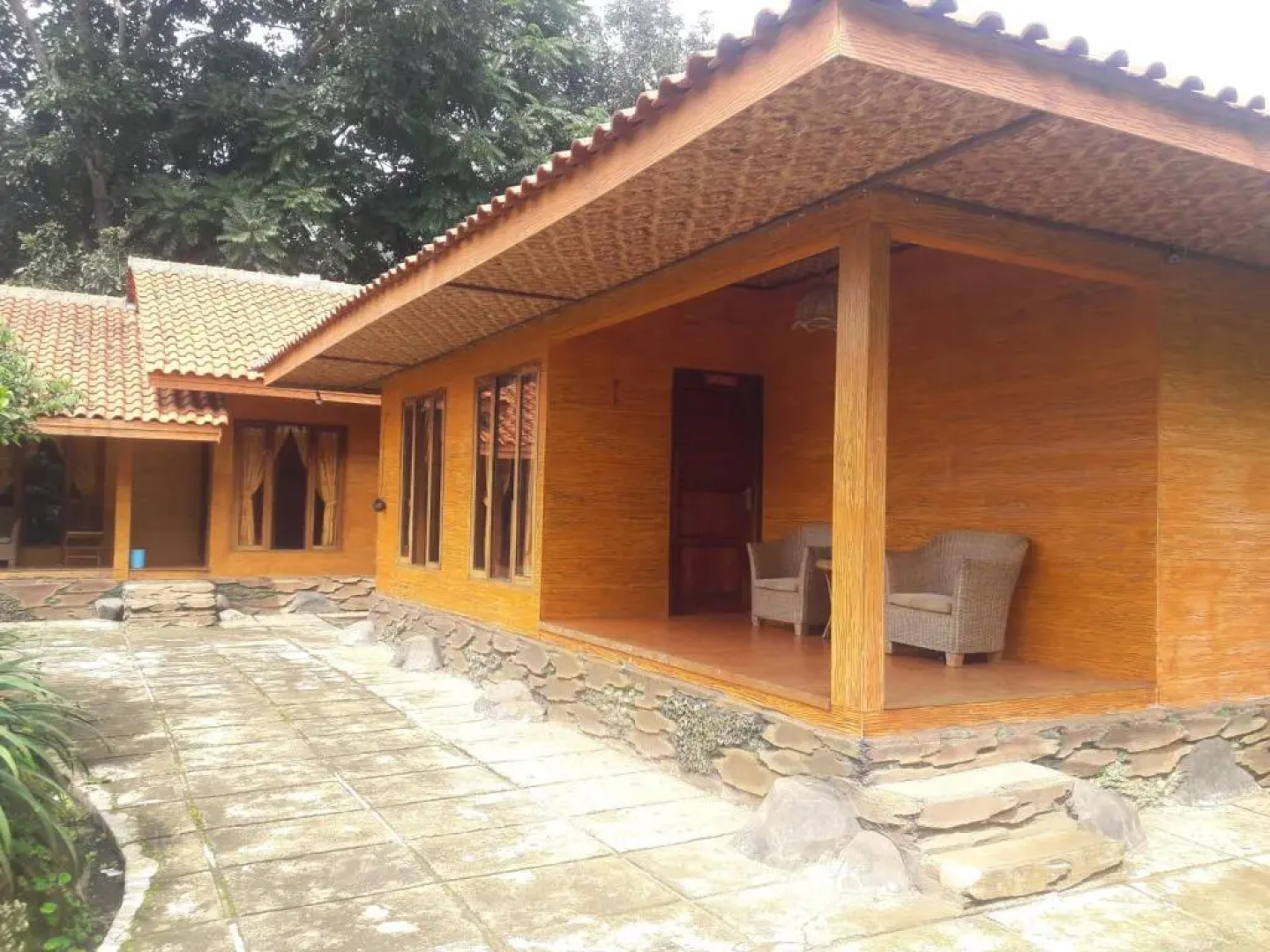 OYO 2922 Wisma Kampoeng Ciherang Syariah