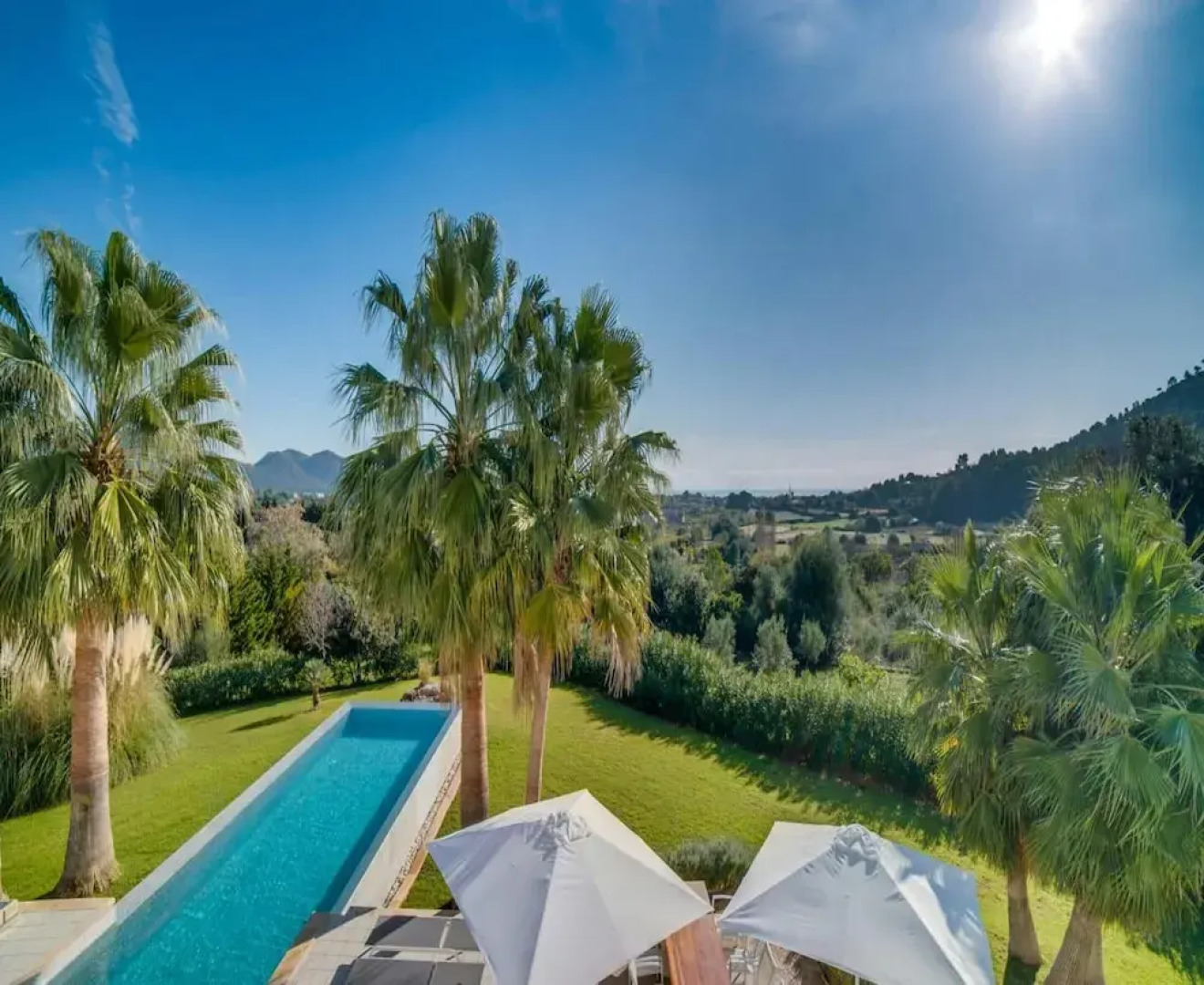 Spacious Villa With Infinity Pool