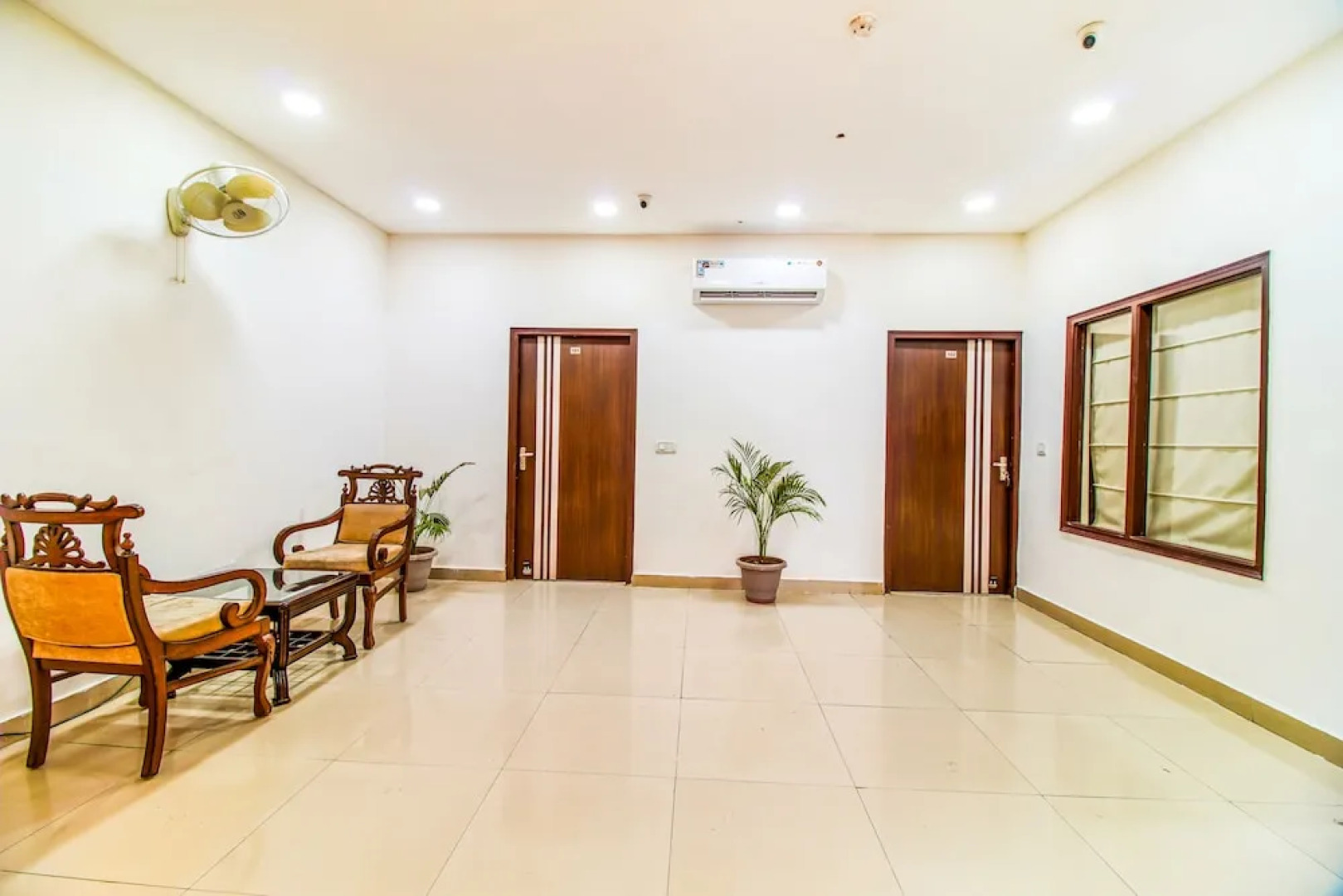 OYO 4856 Hotel The Benz