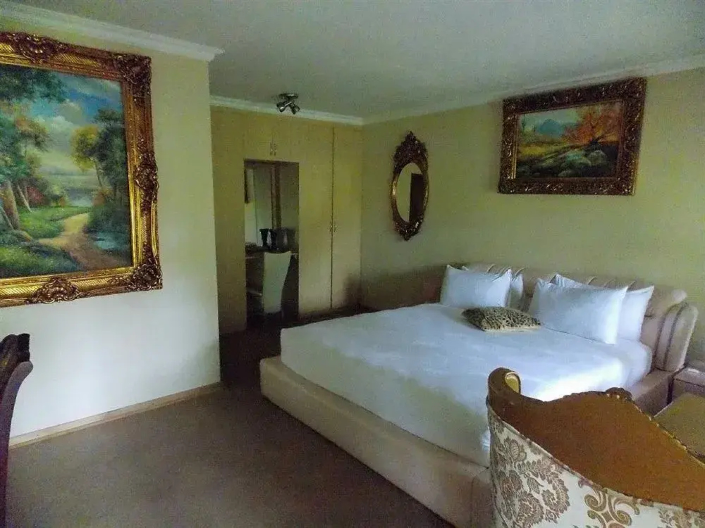 Sarabi Country Lodge