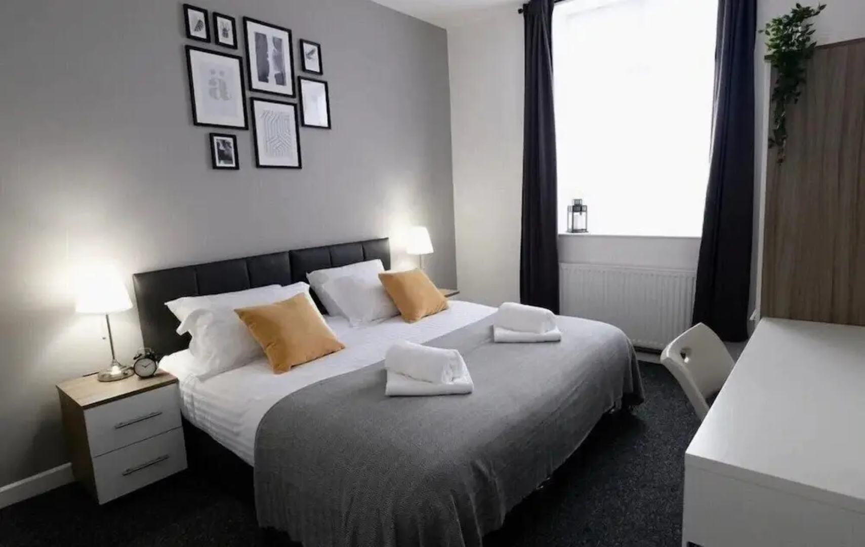 Oddfellows 8 Ensuite Double Room
