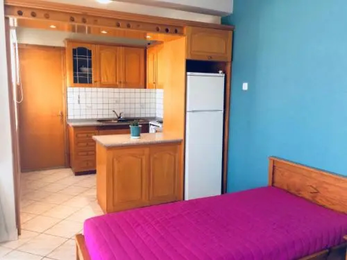 Golden Star Apartments