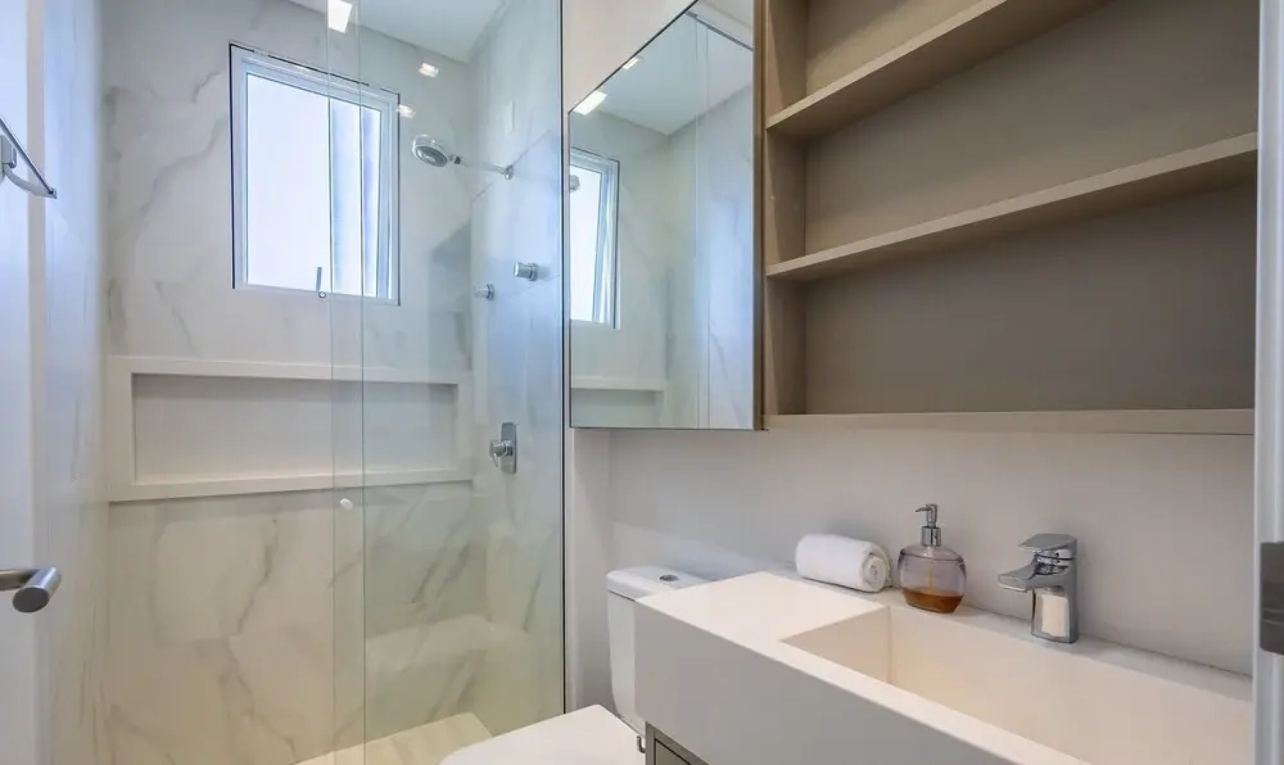 Sophisticated Stay 200m From Praia Brava - EHI