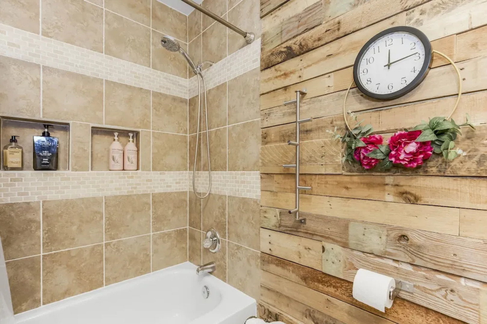 Becky & Marvels 420 Home With A Rentable Room And Wifi