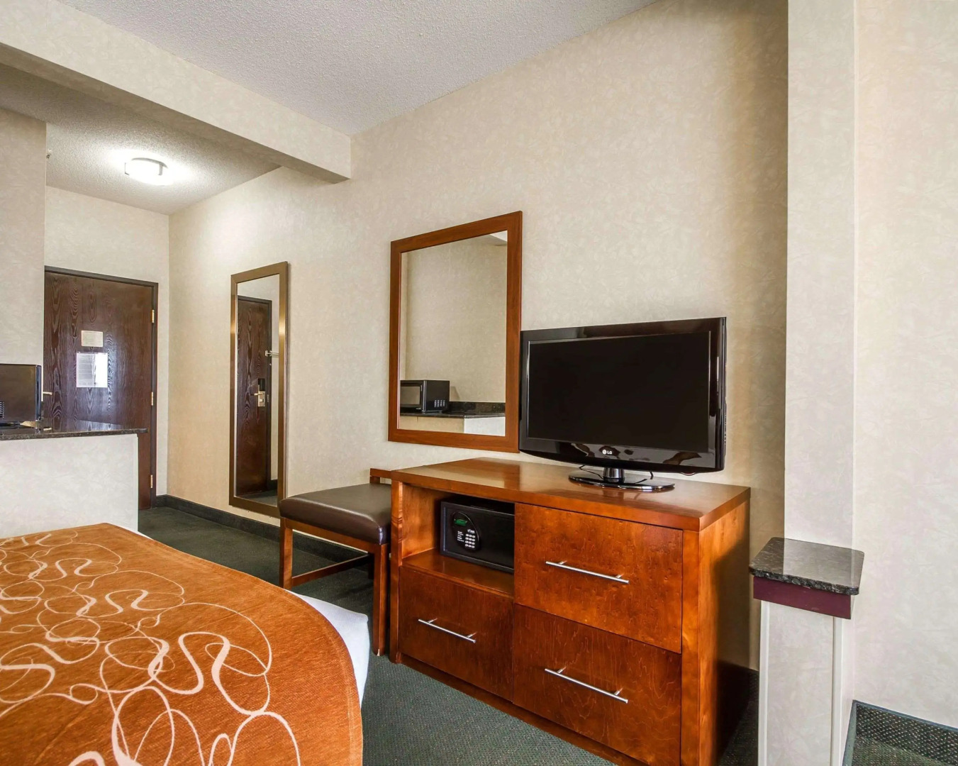 Comfort Suites Appleton Airport