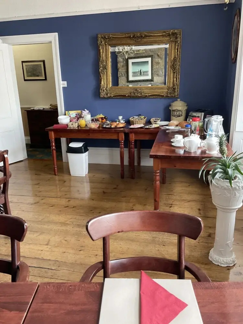 Number 52 Bed & Breakfast