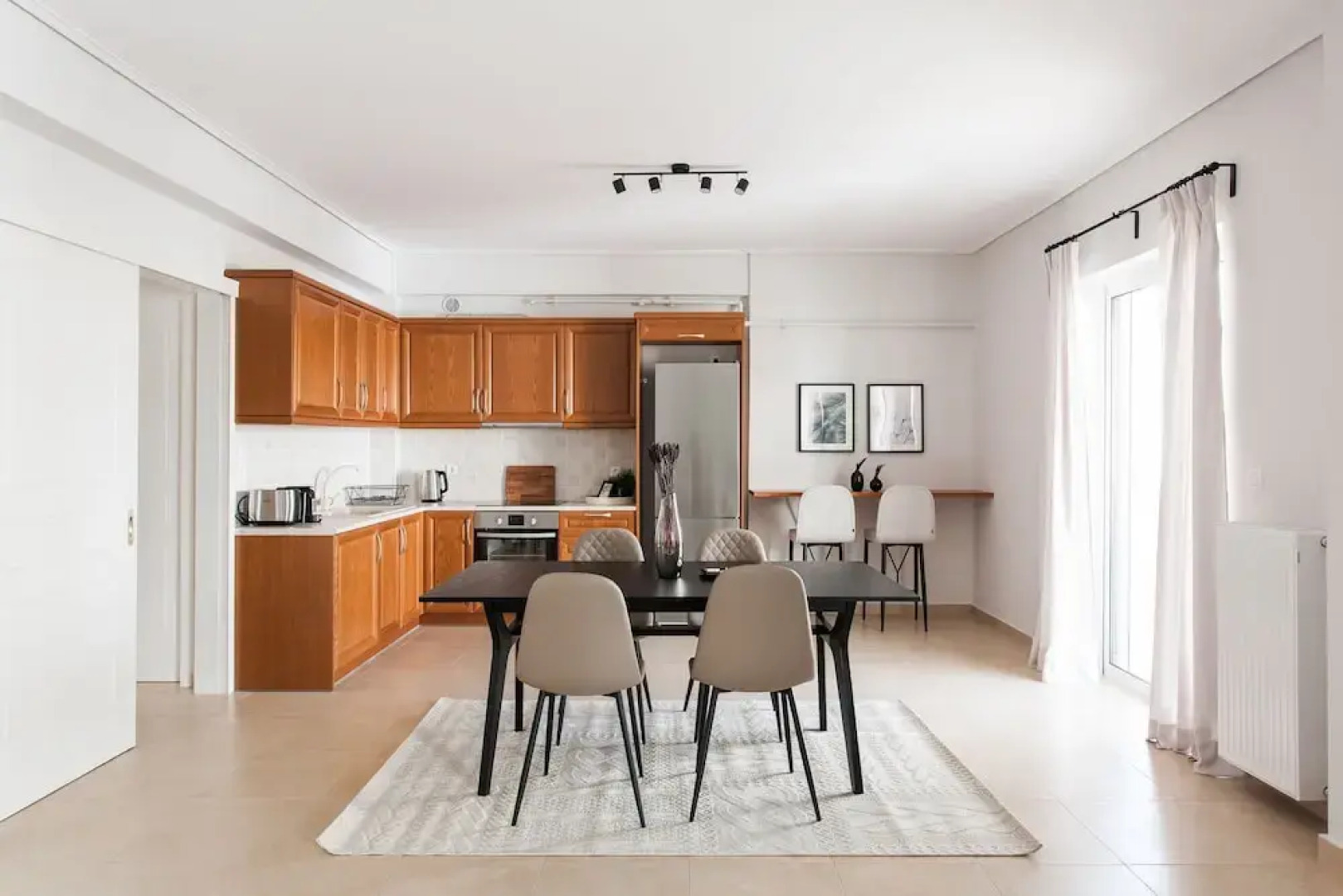 UPSTREET Superb & Comfy 2 BD Apt-Marousi