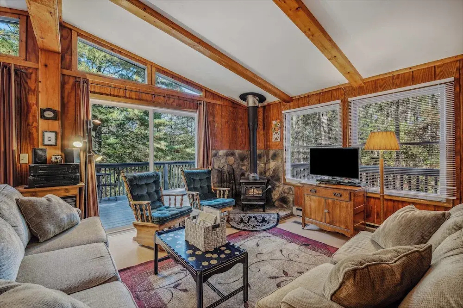 Mountain View Hideaway- A Fun Time Away!