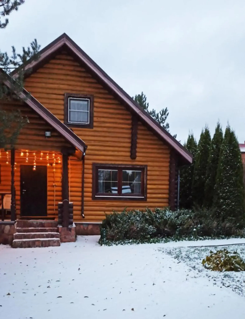 Бревенчатый дом с русской баней на дровах