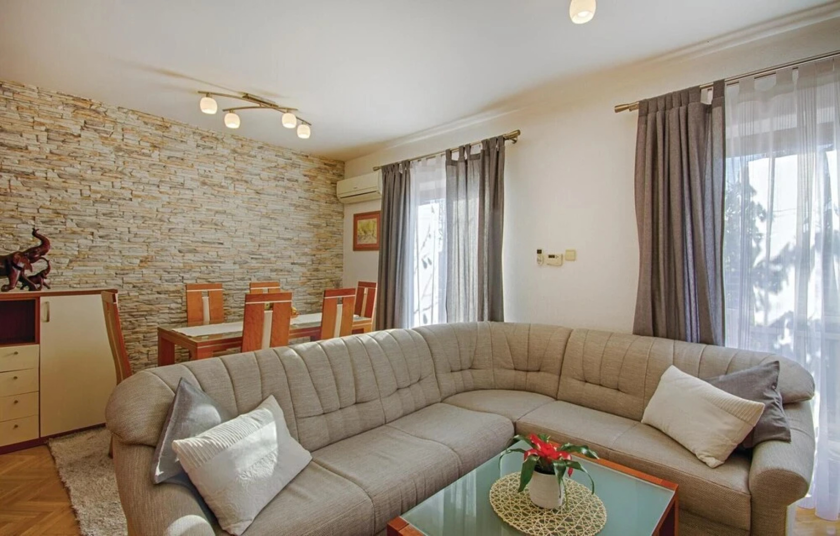 Stunning Home in Cavle With Wifi and 3 Bedrooms