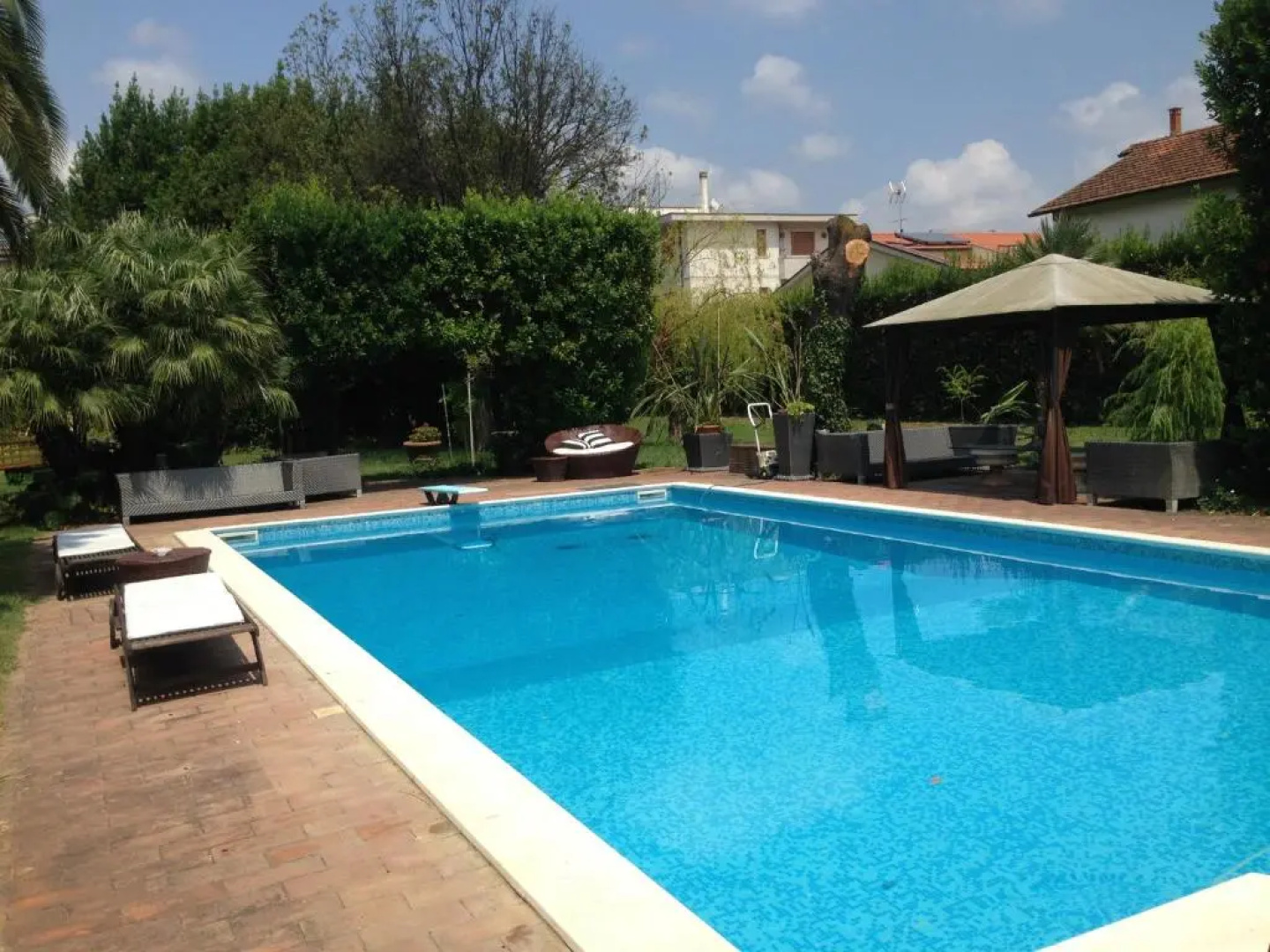 Villa Guelfi