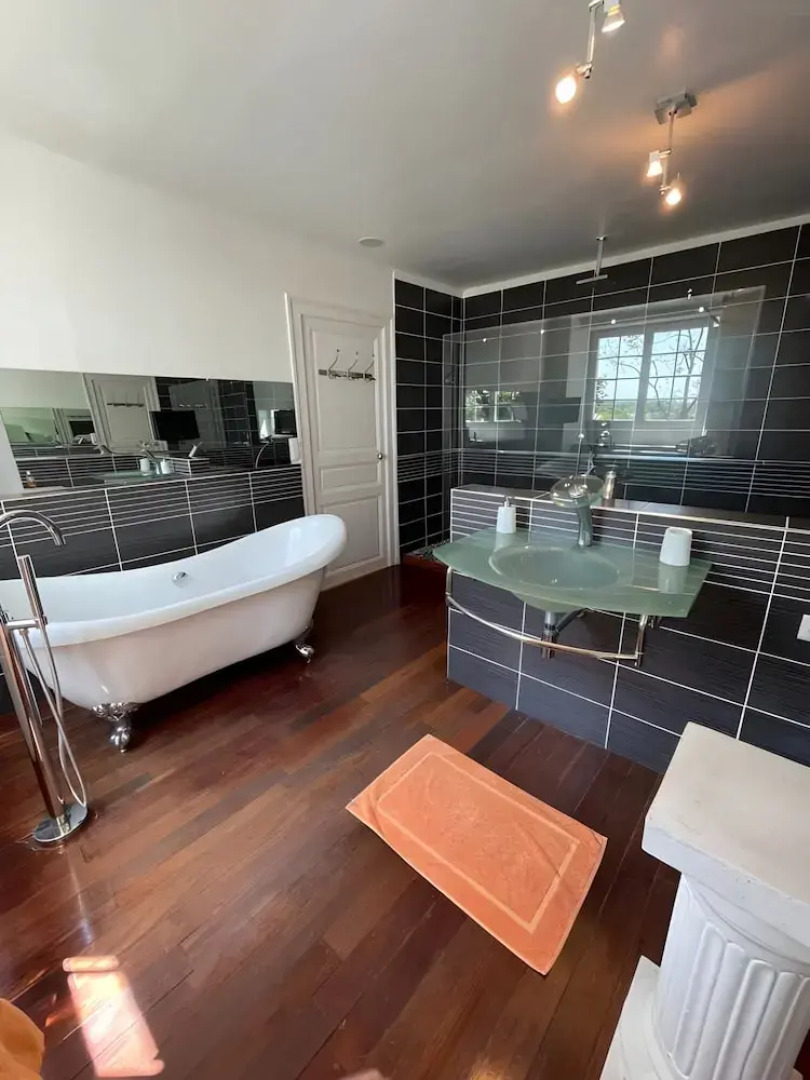 Estate in Saint-pavace Near Le Mans Circuit