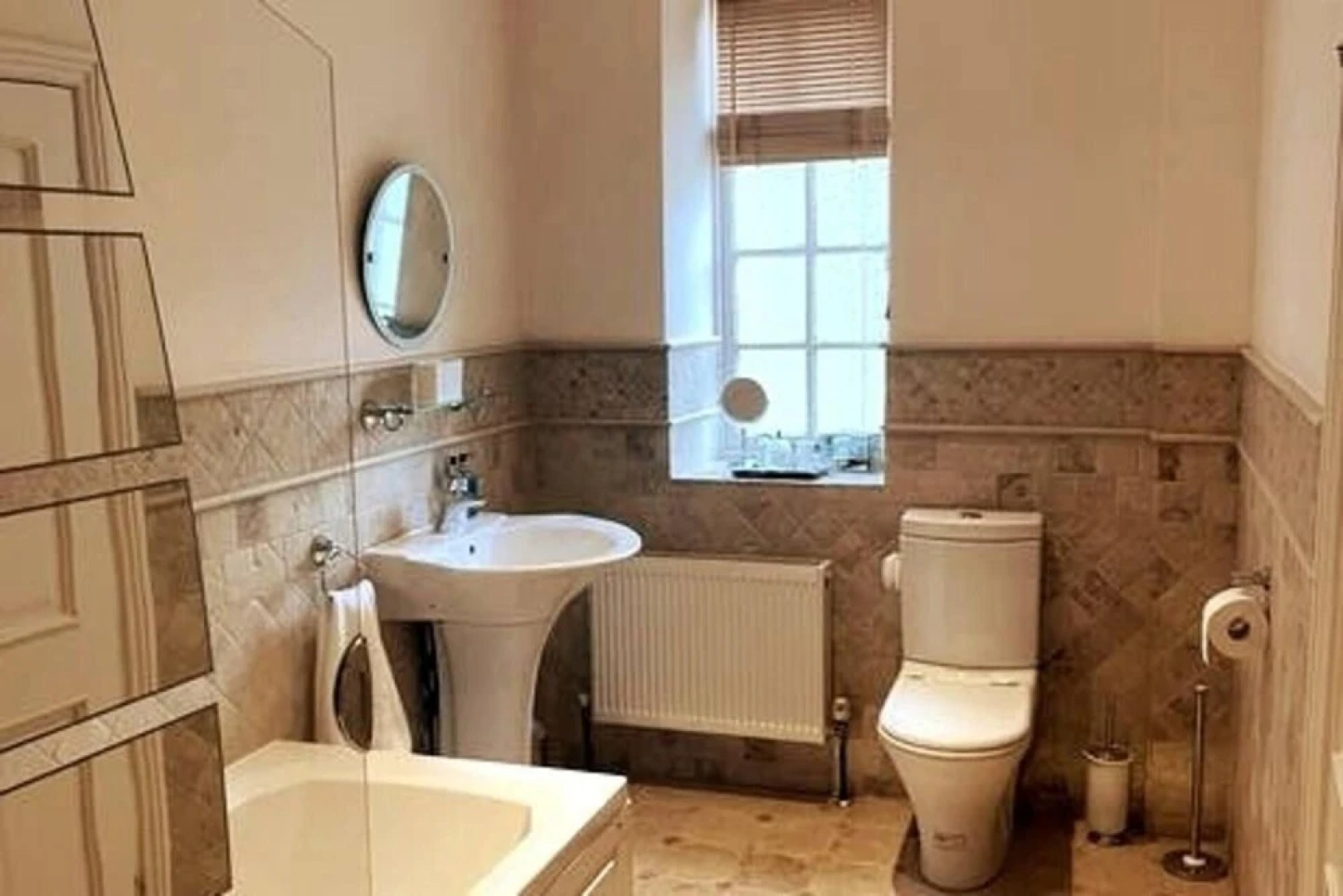 Exceptional Unique 5 Bedroom Manor House